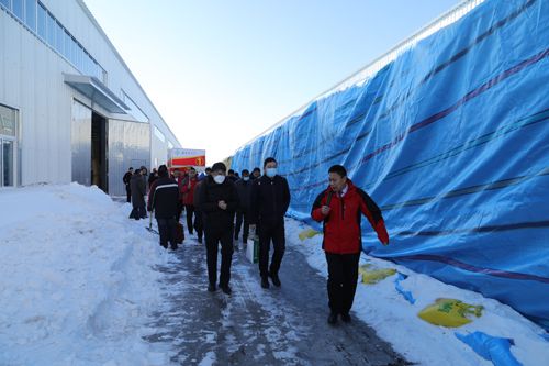 筑夢峰會核心客戶參觀通四方農(nóng)科工匠大道處 筑夢峰會核心客戶參觀通四方農(nóng)科工匠大道處